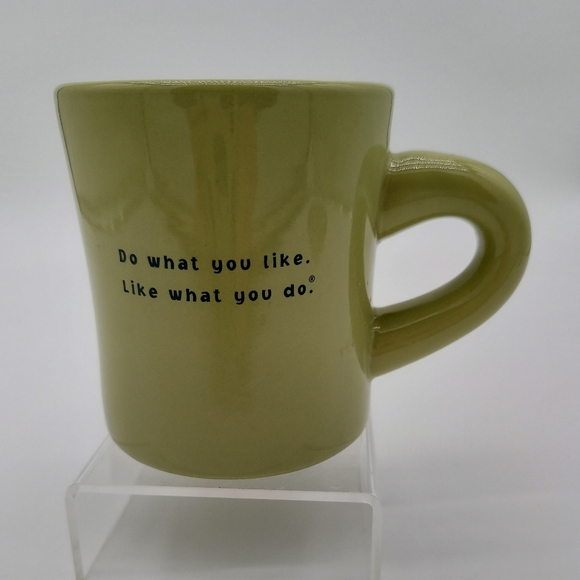 LIFE IS GOOD Sledding Labrador Lab Dog Green Coffee Mug Christmas Holiday - Picture 2 of 4